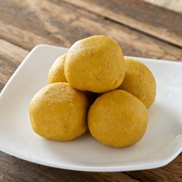 BESAN LADOO 1