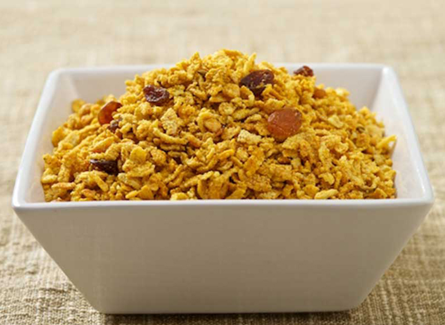 On-the-Go Delights: Top Indian Snacks for Travel 5 On-the-Go Delights: Top Indian Snacks for Travel