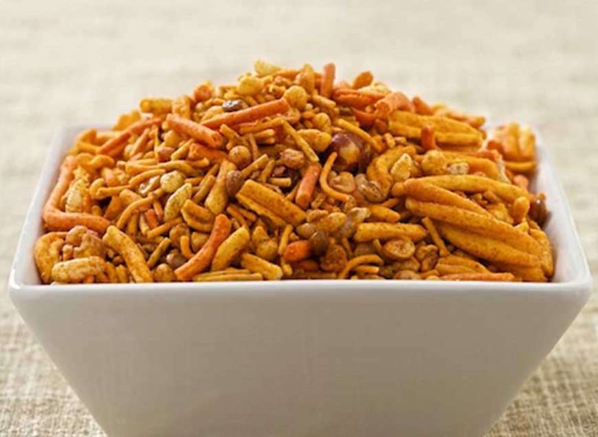 Irresistible Indian Snacks to Offer with Your Christmas Cake